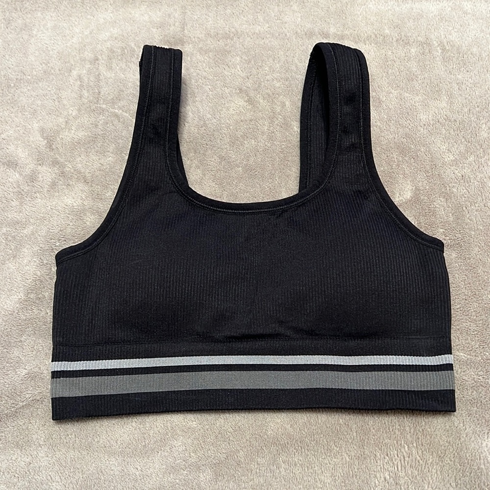 All in Motion Ribbed Seamless Sports Bra with Stripes